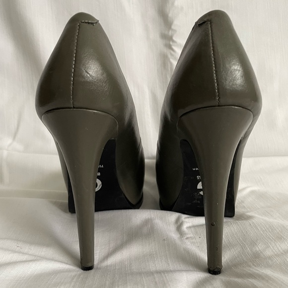 Guess Grey Platform Stilettos - Picture 3 of 3
